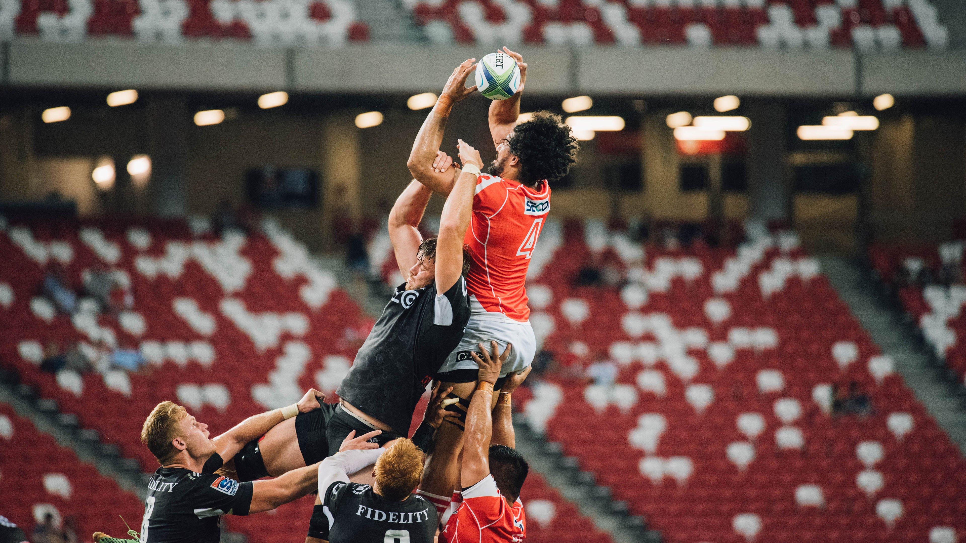 青岛德比激战,西海岸2-1逆转海牛,本土新星闪耀全场